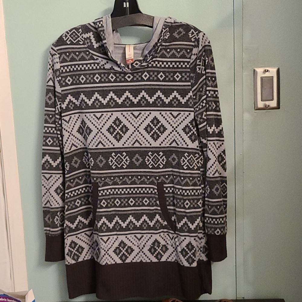 No boundaries thin sweater/hoodie